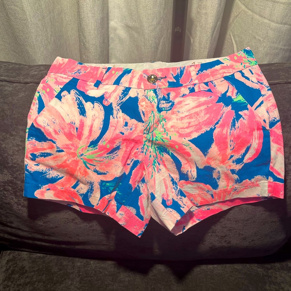 Lily Pulitzer Callahan shorts Size 4 excellent condition!